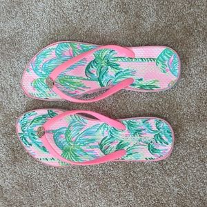 🌴 Lilly Pulitzer Pool Flip Flops
